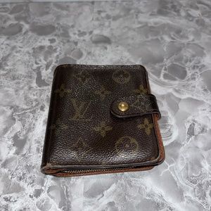 Louis Vuitton monogram compact snap wallet w coin purse